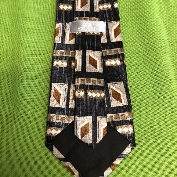 🎉SALE🎉Brown diamonds silk tie - Picture 2 of 6